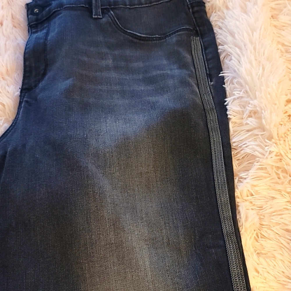 Jessica simpson soze 32 black jeans with metal embeleshment on legs skinny leg